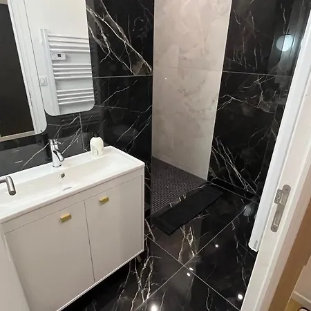 Appartement Luxe Jaune Saint-Etienne  Buitenkant foto