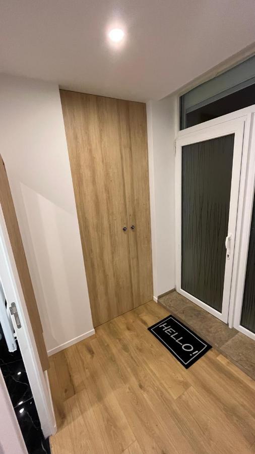 Luxe Jaune Apartment *